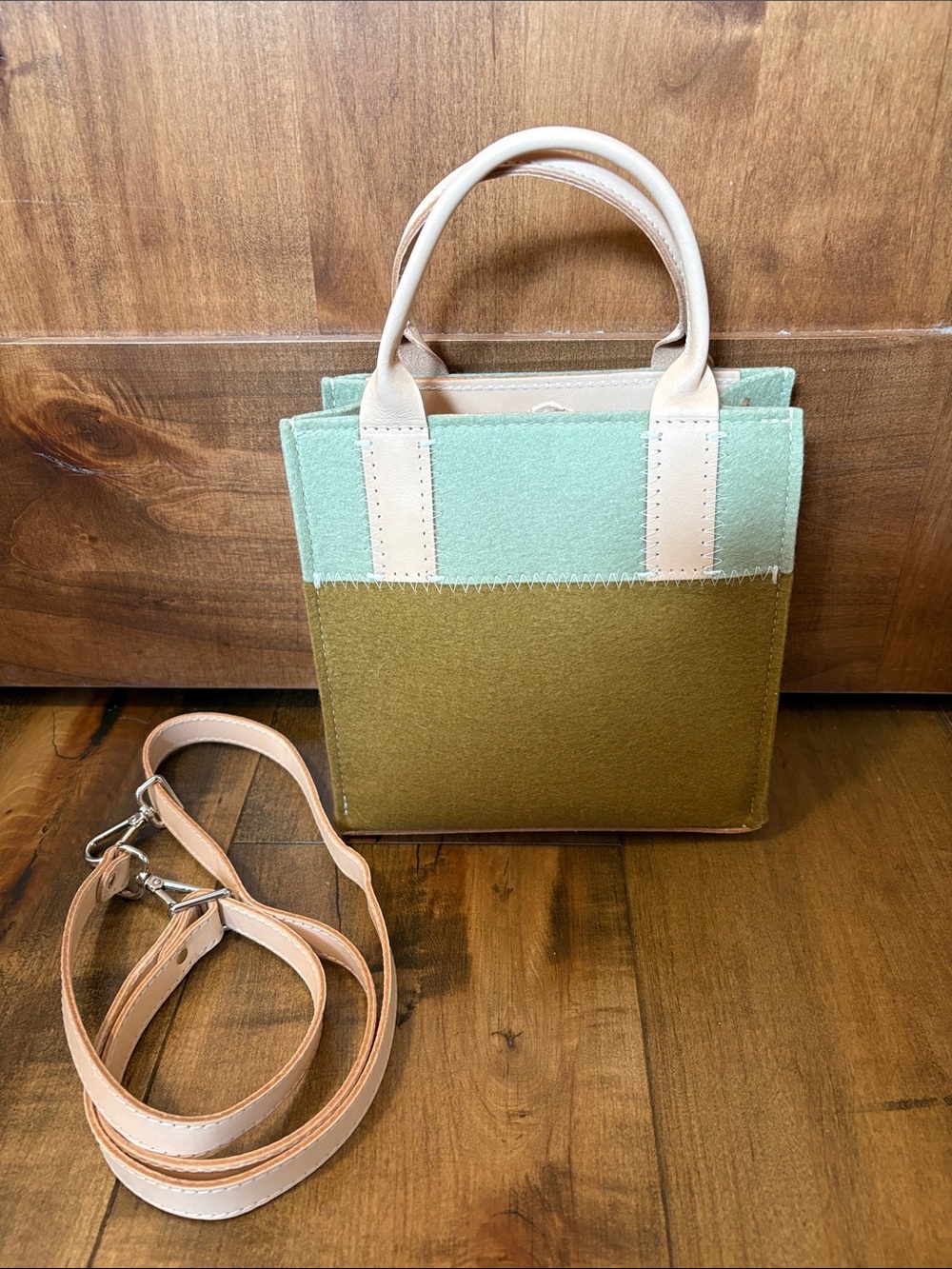 Graf Latnz Two-Tone Sage and brineTote with Natural leather Handles